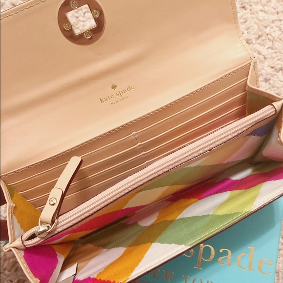 Kate Spade Wallet - Picture 6 of 8